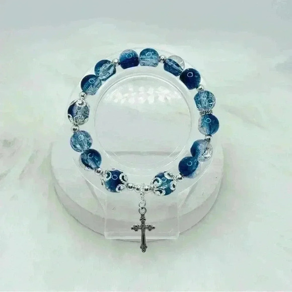 Sea Blue Gradient Beaded Cross Charm Bracelet - Picture 3 of 7